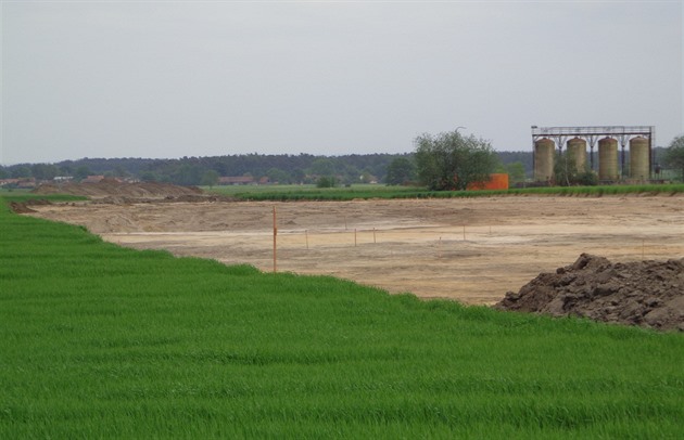 V trase budoucí D35 zatím probíhají archeologické práce. Takto vypadá ji...