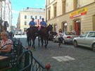 Pardubická jízdní policie v ulicích Starého města Pardubická jízdní policie v ulicích Starého města