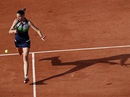 Karolna Plkov bhem osmifinle Roland Garros.