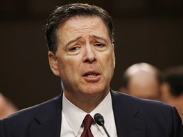 Bval f FBI James Comey ped sentnm vborem (8. erven 2017).