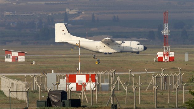 Nkladn letoun nmeckho armdy na tureck zkladn Incirlik (29. ervence 2015)