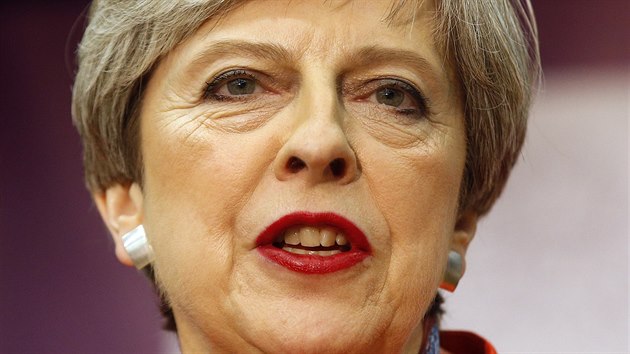 éfka konzervativní strany Theresa Mayová po volební noci, bhem ní její...