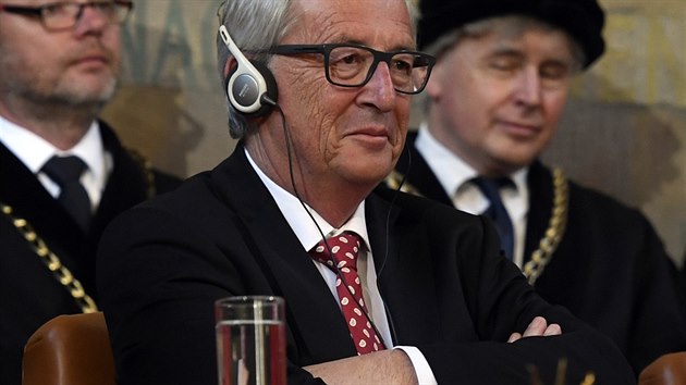 Pedseda Evropsk komise Jean-Claude Juncker (uprosted) na slavnostnm zasedn v Karolinu v Praze (8. ervna 2017)