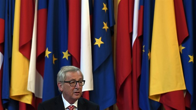 Pedseda Evropsk komise Jean-Claude Juncker na slavnostnm zasedn v praskm Karolinu, kde vystoupil s projevem na tma Budoucnost Evropy (8. ervna 2017)