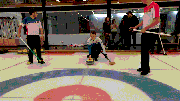 Sedmnctiletho juniorskho reprezentanta Dominika varce ale bav curling i tm, e ho hraje dobr parta lid.