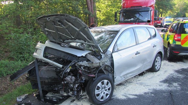 Nehoda motorky a osobnho auta nedaleko Luhaovic.