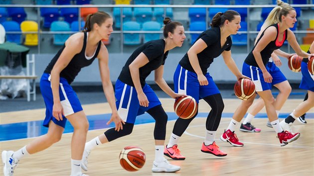 esk basketbalistky pi trninku v Hradci Krlov.