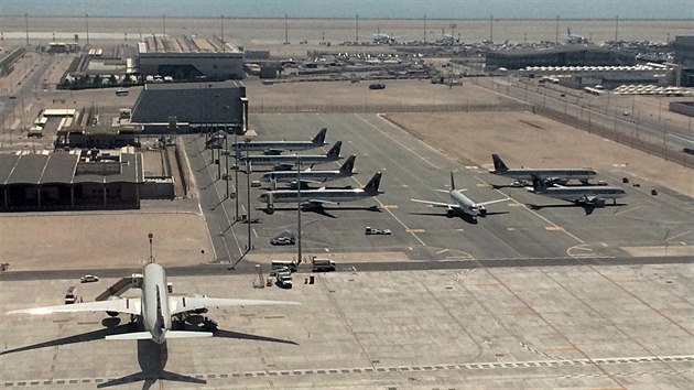 Restrikce zashly adu leteckch spolenost ltajcch z letit v Dauh, vetn Qatar Airways, Etihad Airways a Emirates. Mnoho let bylo zrueno (6. ervna 2017).