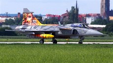 Nové zbarvení jednoho ze strojů JAS-39 Gripen 211. taktické letky pro cvičení... Nové zbarvení jednoho ze strojů JAS-39 Gripen 211. taktické letky pro cvičení...
