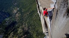 Americký horolezec Alex Honnold při zdolání jižní stěny El Capitan v... Americký horolezec Alex Honnold při zdolání jižní stěny El Capitan v...