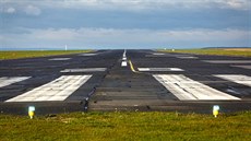 Letiště Vodochody zatím slouží hlavně jako zkušební podnikové letiště pro Aero... Letiště Vodochody zatím slouží hlavně jako zkušební podnikové letiště pro Aero...