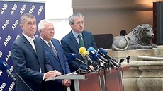 Tisková konference hnutí ANO ve Sněmovně. Dorazili na ni předseda Andrej Babiš,... Tisková konference hnutí ANO ve Sněmovně. Dorazili na ni předseda Andrej Babiš,...