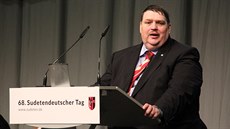 Šéf sudetských Němců Bernd Posselt v předvečer setkání řekl, že Čechy není... Šéf sudetských Němců Bernd Posselt v předvečer setkání řekl, že Čechy není...