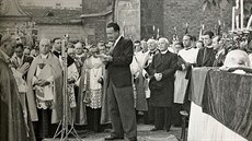 Na náboženském shromáždění k 950. výročí mučednické smrti svatého Vojtěcha... Na náboženském shromáždění k 950. výročí mučednické smrti svatého Vojtěcha...