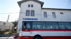 Na provizorní dolní nádraží v Brně vozí cestující od hlavního nádraží... Na provizorní dolní nádraží v Brně vozí cestující od hlavního nádraží...