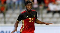 Belgický útoník Michy Batshuayi se raduje z gólu proti esku.