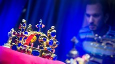 Repliky českých korunovačních klenotů září na zámku Mitrowicz. Repliky českých korunovačních klenotů září na zámku Mitrowicz.