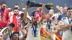 Timur Dibirov slaví vítězstv v Lize mistrů se svým týmem Vardar Skopje. Timur Dibirov slaví vítězstv v Lize mistrů se svým týmem Vardar Skopje.