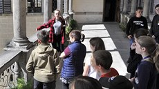 Na telčském zámku si školáci zkouší roli průvodců. Ve středu poprvé v této... Na telčském zámku si školáci zkouší roli průvodců. Ve středu poprvé v této...