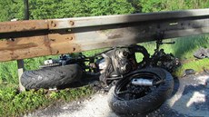 Nehoda motorky a osobního auta nedaleko Luhačovic. Nehoda motorky a osobního auta nedaleko Luhačovic.