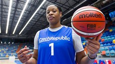 Kia Vaughnová před tréninkem, který český tým poprvé absolvoval na zimním... Kia Vaughnová před tréninkem, který český tým poprvé absolvoval na zimním...