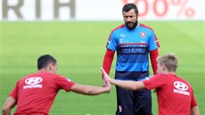 Petr Brabec dohlíží na trénink fotbalových reprezentantů. Petr Brabec dohlíží na trénink fotbalových reprezentantů.