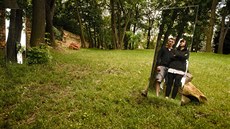 V zahradě pražské usedlosti Mazanka vrcholí přípravy imerzivního představení... V zahradě pražské usedlosti Mazanka vrcholí přípravy imerzivního představení...