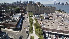 High Line je jednodue zazelenná elezniní tra v newyorské tvrti...