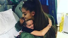 Ariana Grandeová navtívila dti zranné pi útoku na koncert (Manchester, 2....