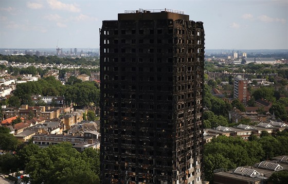 Vový dm Grenfell Tower eká po poáru demolice.