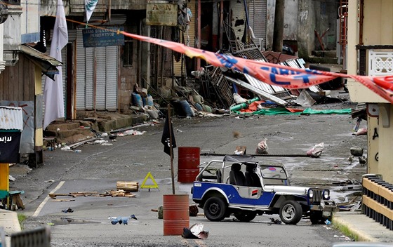 Filipínská armáda postupn dobývá Marawi zpt (17. erven 2017).