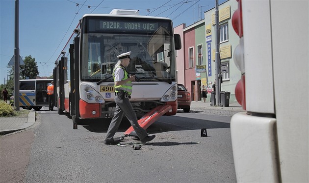 Na Masarykov tíd v Plzni se srazily dva autobusy. koda se odhaduje na 80...