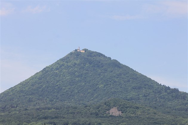 Vrchol Mileovka od Velemína.