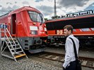 Koncepčně vychází lokomotiva ze stroje 109E, který jezdí pro České dráhy. DB ji... Koncepčně vychází lokomotiva ze stroje 109E, který jezdí pro České dráhy. DB ji...