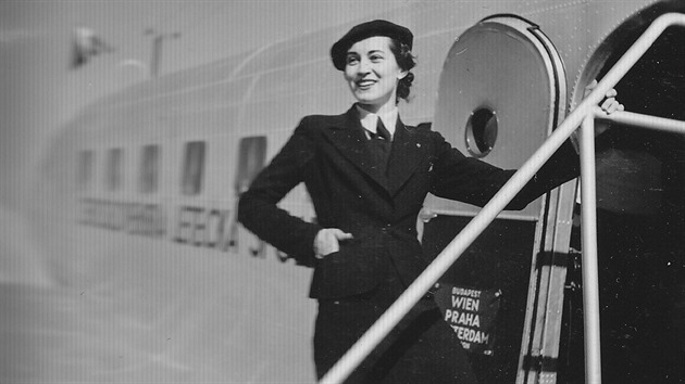 Letuška Alžběta Krauskopfová (15. 6. 1937) Letuška Alžběta Krauskopfová (15. 6. 1937)