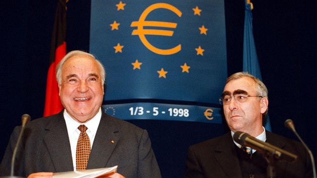 Kancléř Helmut Kohl a německý ministr financí Theo Waigel. Kancléř Helmut Kohl a německý ministr financí Theo Waigel.