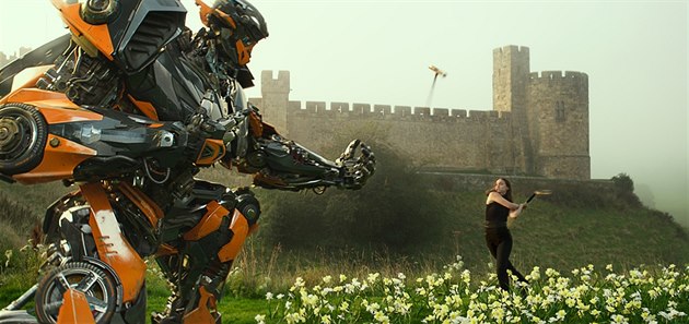 Z filmu Transformers: Poslední rytíř Z filmu Transformers: Poslední rytíř