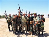 Jednotky syrskho prezidenta Bara Asada nedaleko msta Badia na jihovchod...