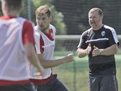 Pavel Vrba během tréninku fotbalistů Viktorie Plzeň. Pavel Vrba během tréninku fotbalistů Viktorie Plzeň.