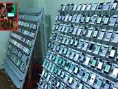 Klikací farma s 500 smartphony v Thajsku Klikací farma s 500 smartphony v Thajsku