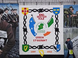 Nacionalistick graffiti v ulicch Belfastu (18. kvtna 2017)
