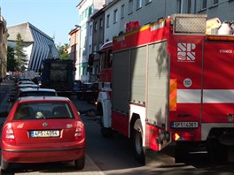 Popelsk vz srazil enu v Radobyick ulici v Plzni. (15. ervna 2017)