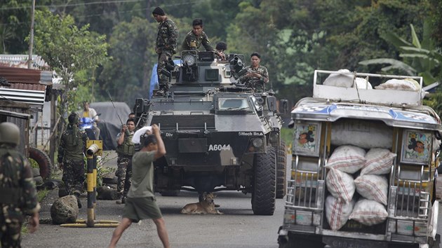 Boje filipnsk s islamisty v Marawi (9. ervna 2017)