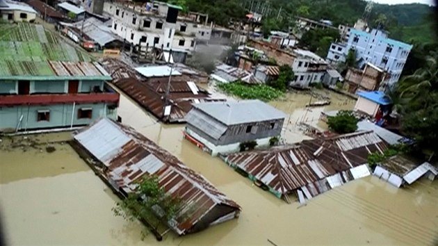 Banglad postihly zplavy a sesuvy pdy. (14. 6. 2017)