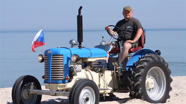 Martin Havelka se svm Zetorem 25 na srazu historickch traktor v Polsku v roce 2016