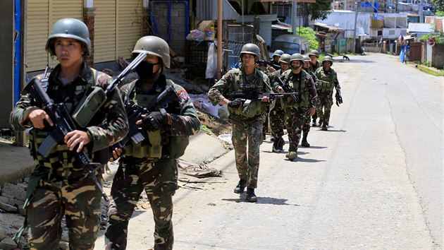 Filipnsk armda postupn dobv Marawi zpt (17. erven 2017).