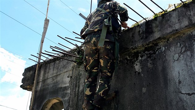 Filipnsk armda postupn dobv Marawi zpt (17. erven 2017).