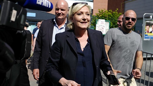 Odvolila i vdkyn Nrodn fronty Marine Le Penov (18. erven 2017).