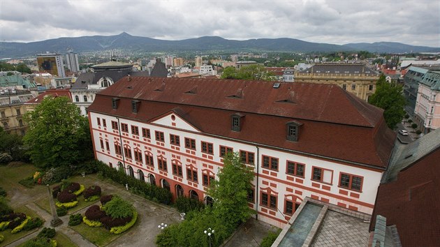 Otevenm zahrad dojde k propojen pro p do parku Clam-Gallas a do ulice Komenskho a Gutenbergovy.