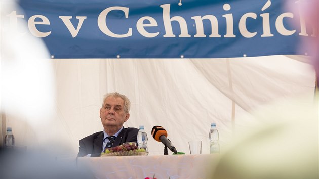 Prezident Milo Zeman zavtal do Cehnic - Jihoesk vesnice roku 2016.